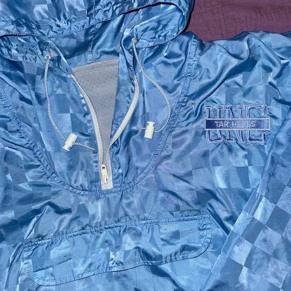 UNC Tarheels Windbreaker - Picture 3 of 3